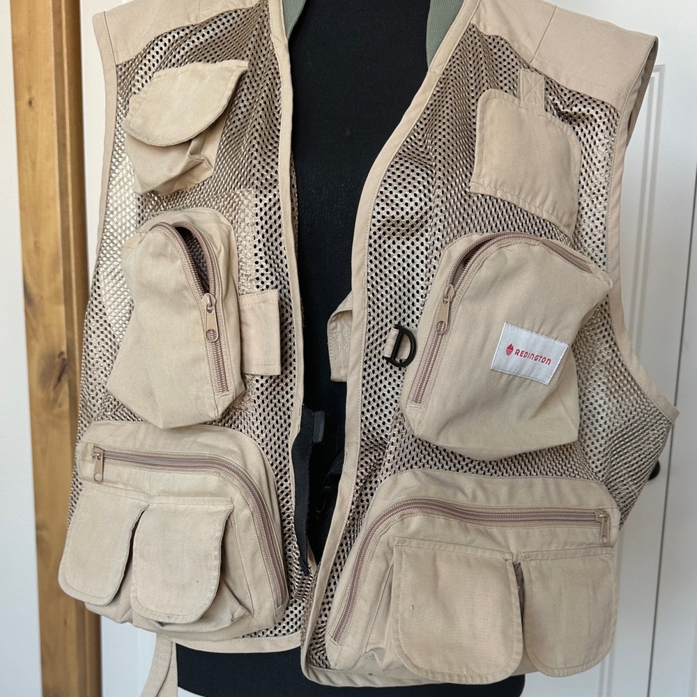 Redington Khaki Outdoor fly fishing Vest XXL
FlyFishing vest